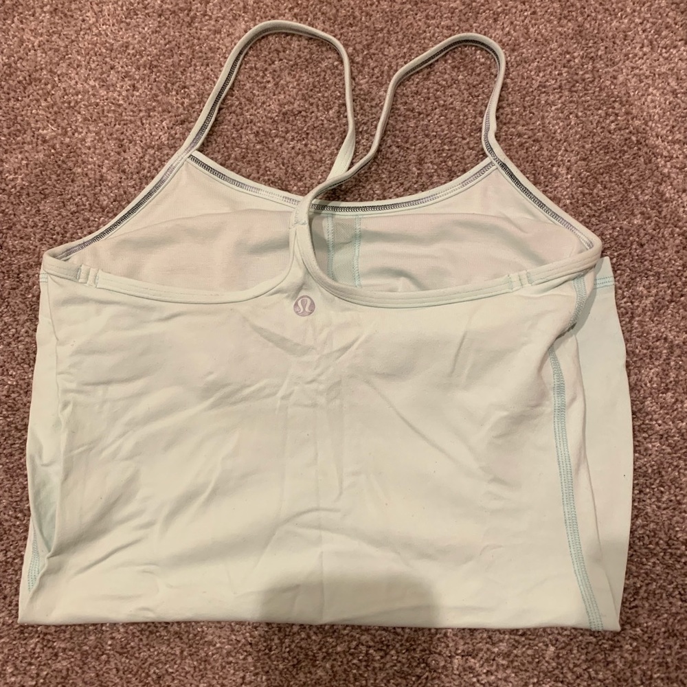 Lululemon workout top w/ bra attached. Light green